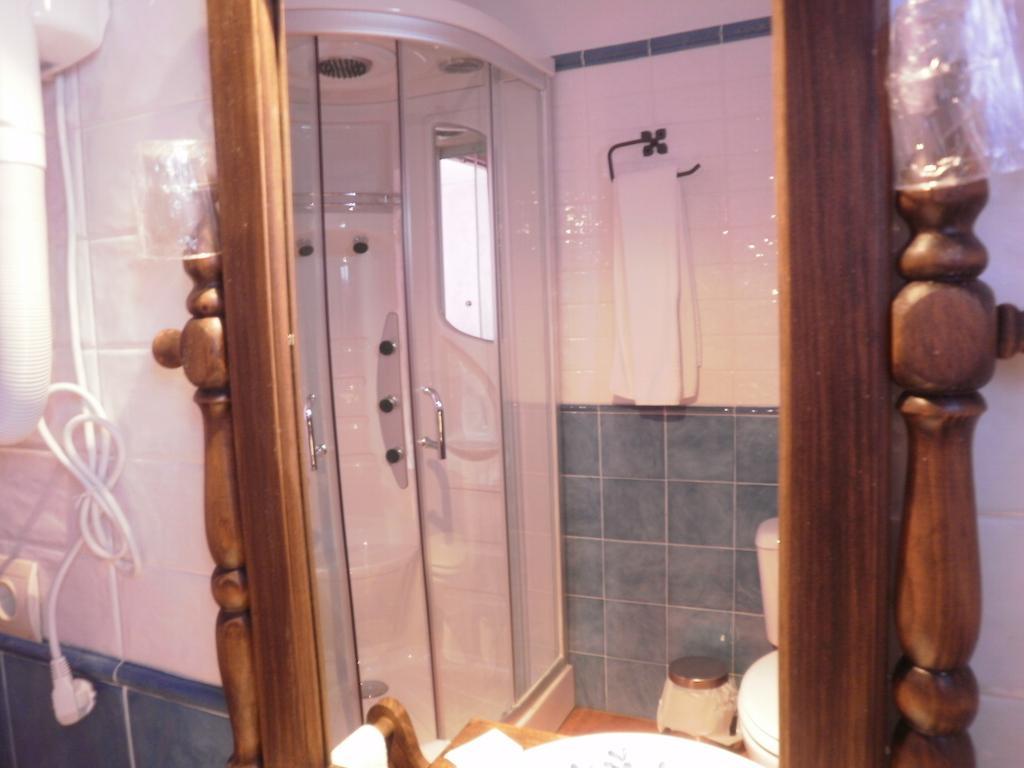Hostal El Olmo カマレラ・デ・ラ・シエラ 部屋 写真